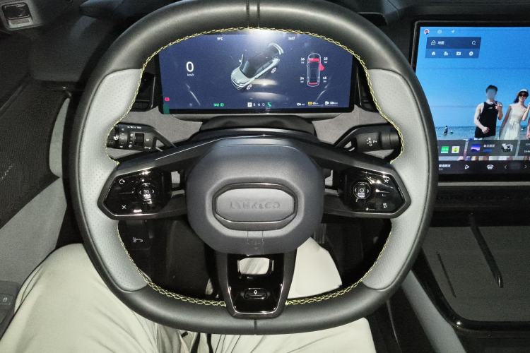 Used Lynk & Co 08 EM-P 2023 120km Long-Range Halo Steering Wheel