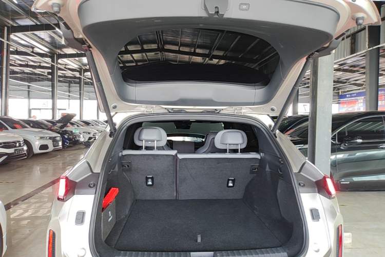 Used Lynk & Co 08 EM-P 2023 120km Long-Range Halo Trunk