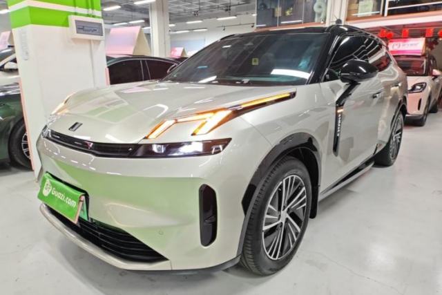 Used Lynk & Co 08 EM-P 2023 120km Long-Range Halo