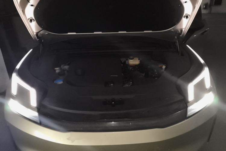 Used Lynk & Co 08 EM-P 2023 120km Long-Range Halo Engine Bay