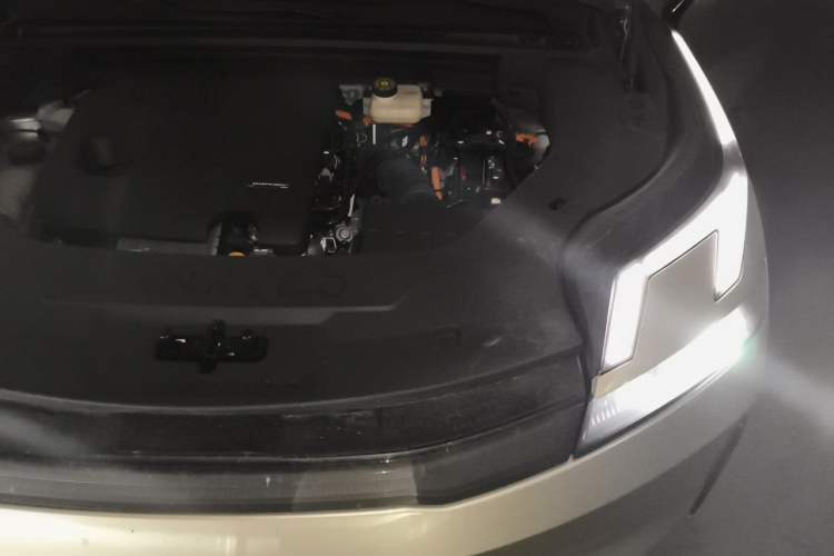 Used Lynk & Co 08 EM-P 2023 120km Long-Range Halo Engine Bay Left