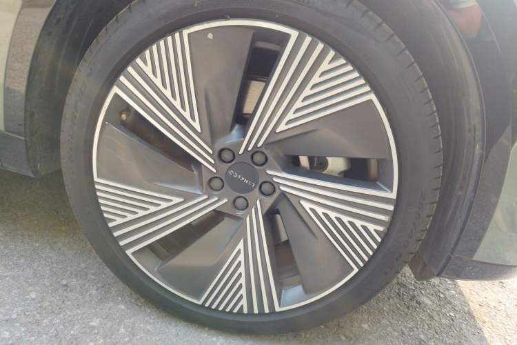 Used Lynk & Co 08 EM-P 2023 220km All-Wheel-Drive Performance Halo Exterior 1