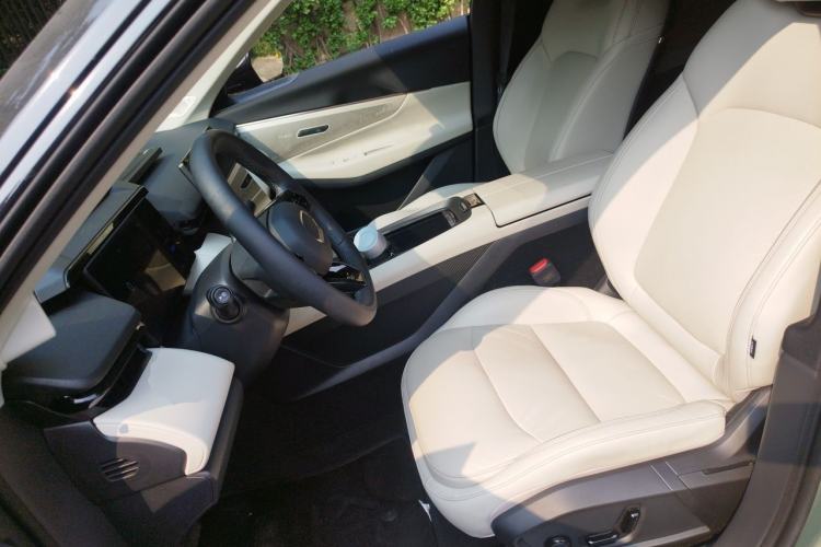 Used Lynk & Co 08 EM-P 2023 220km All-Wheel-Drive Performance Halo Left Front Seat