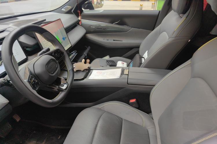 Used Lynk & Co 08 EM-P 2023 120km Long-Range Halo Left Front Seat