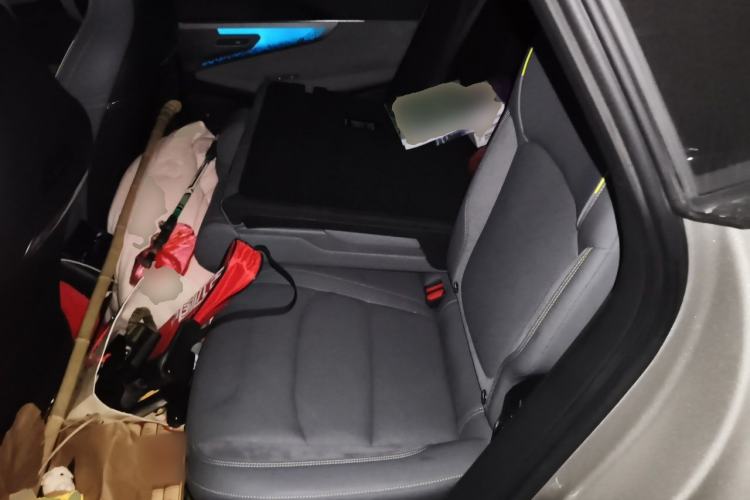 Used Lynk & Co 08 EM-P 2023 120km Long-Range Halo Left Rear Seat