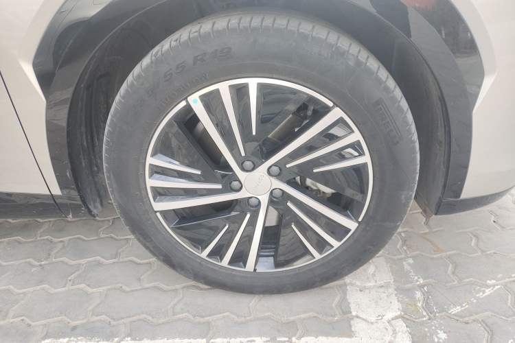 Used Lynk & Co 08 EM-P 2023 120km Long-Range Halo Right Front Wheel Hub
