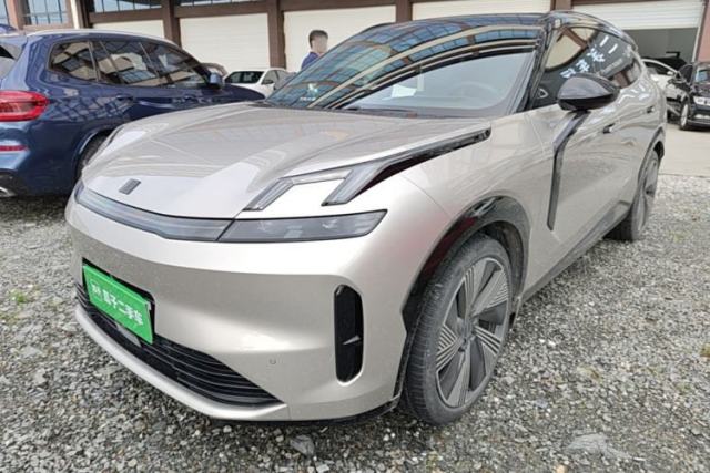 Used Lynk & Co 08 EM-P 2023 120km Long-Range Halo