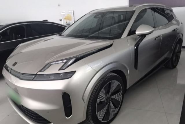 Used Lynk & Co 08 EM-P 2023 120km Long-Range Halo