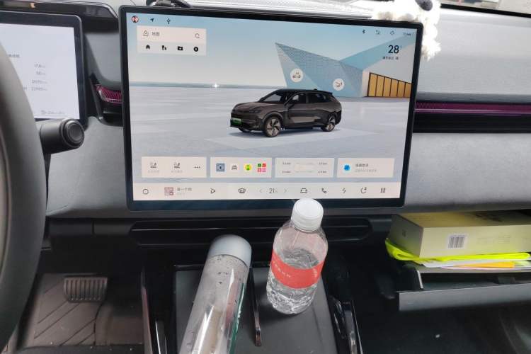 Used Lynk & Co 08 EM-P 2023 120km Long-Range Halo Audio And AC Panel