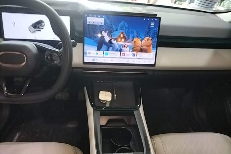 Used Lynk & Co 08 EM-P 2023 245km Ultra-Long Range Halo Audio And AC Panel