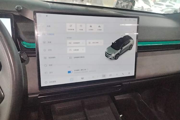 Used Lynk & Co 08 EM-P 2023 120km Long-Range Pro Audio And AC Panel
