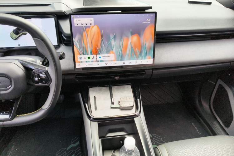 Used Lynk & Co 08 EM-P 2023 245km Ultra-Long Range Halo Audio And AC Panel