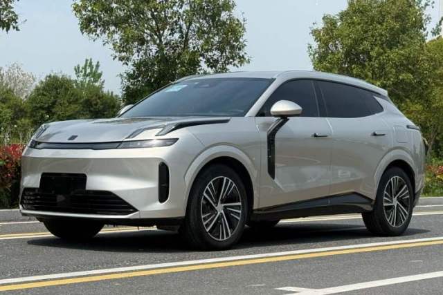 Used Lynk & Co 08 EM-P 2023 120km Long-Range Halo