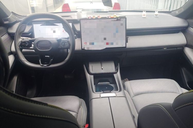 Used Lynk & Co 08 EM-P 2023 120km Long-Range Halo Center Console