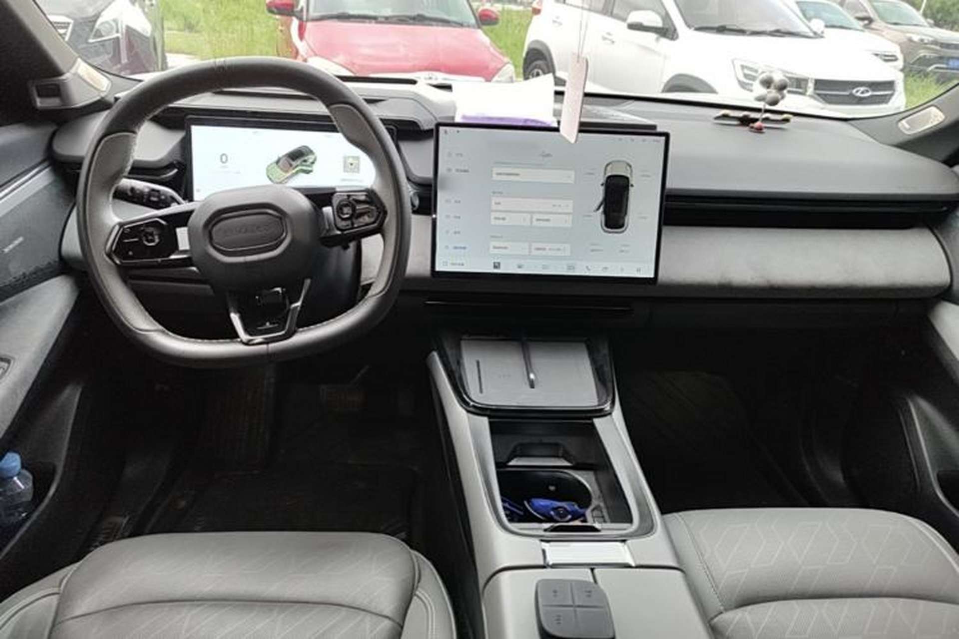 Used Lynk & Co 08 EM-P 2023 120km Long-Range Halo Center Console