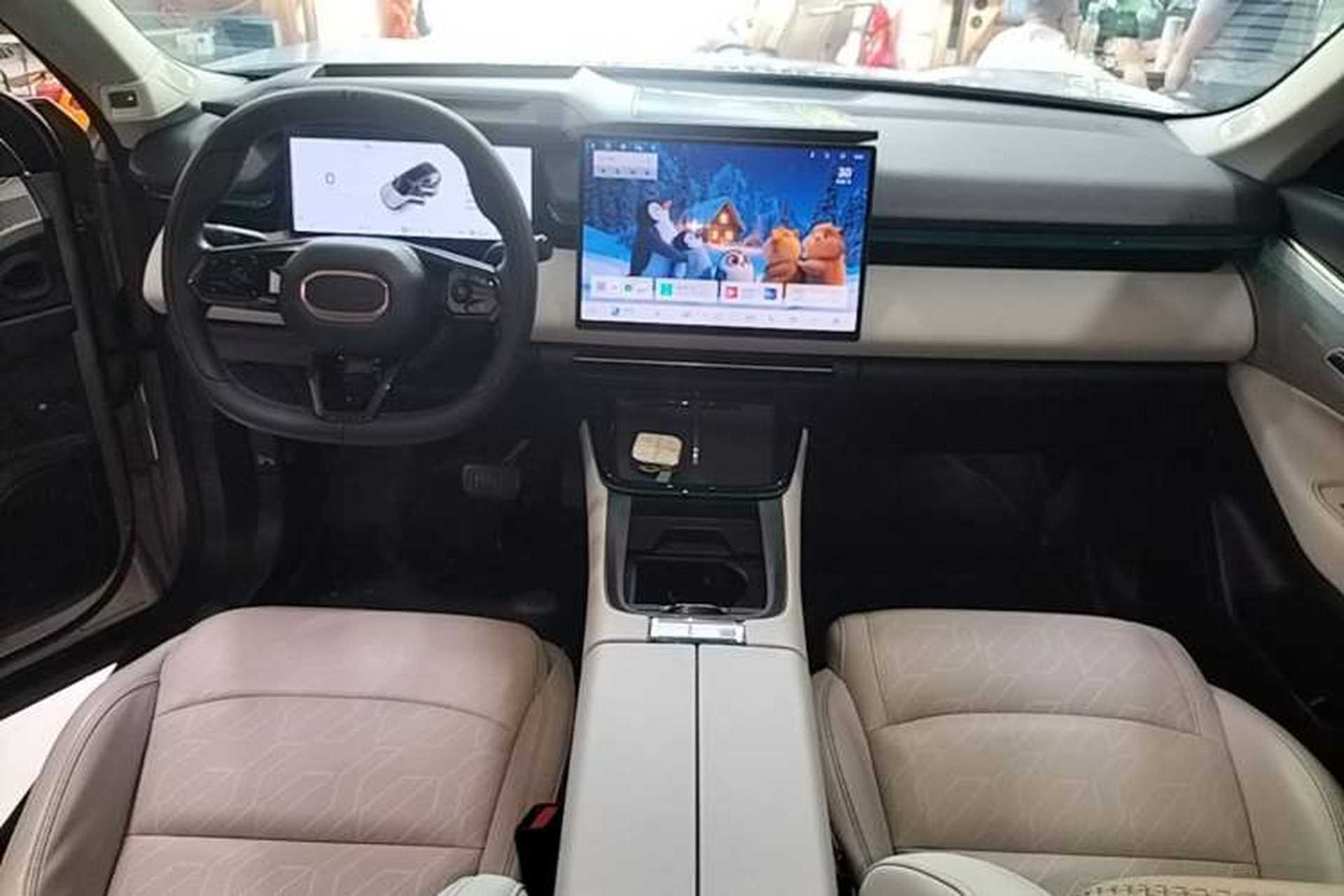 Used Lynk & Co 08 EM-P 2023 245km Ultra-Long Range Halo Center Console