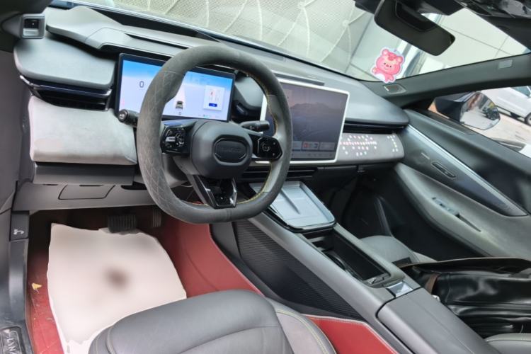Used Lynk & Co 08 EM-P 2023 220km All-Wheel-Drive Performance Halo Center Console