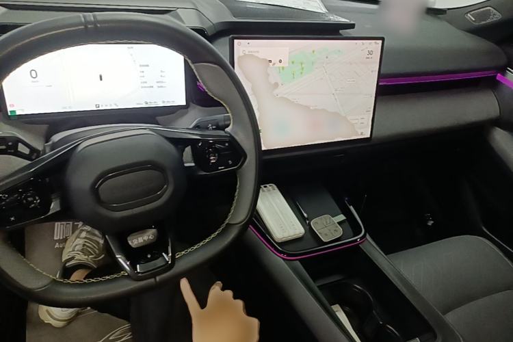 Used Lynk & Co 08 EM-P 2023 120km Long-Range Halo Center Console
