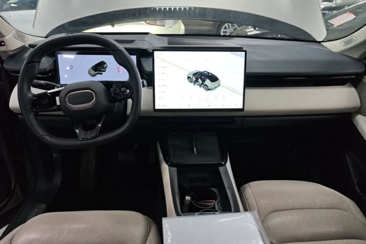 Used Lynk & Co 08 EM-P 2023 245km Ultra-Long Range Halo Center Console