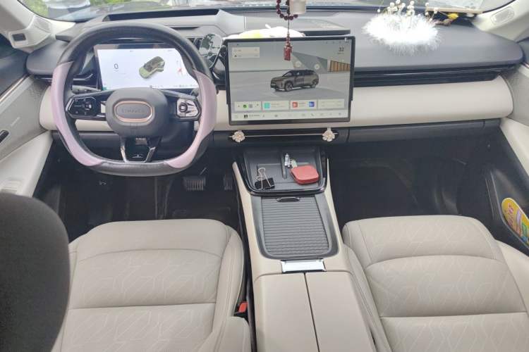 Used Lynk & Co 08 EM-P 2023 245km Ultra-Long Range Halo Center Console