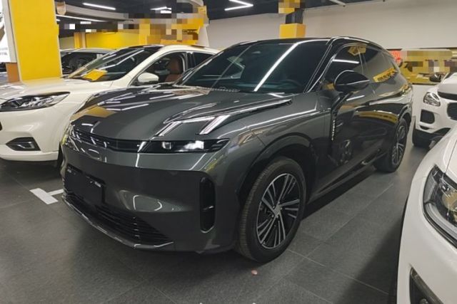 Used Lynk & Co 08 EM-P 2023 120km Long-Range Halo