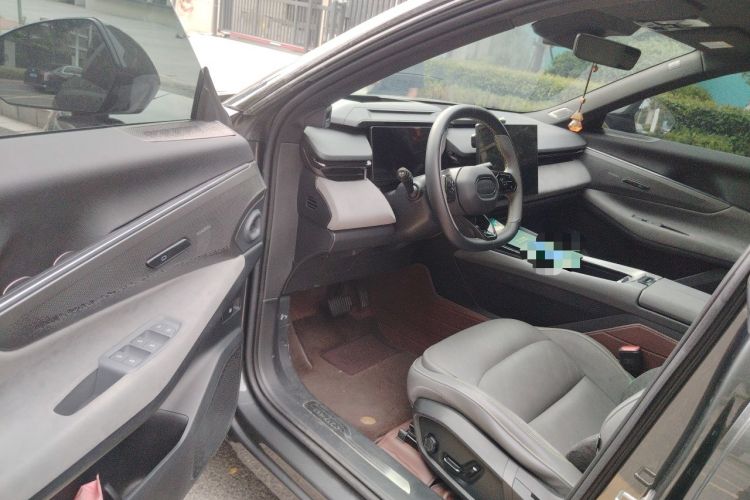 Used Lynk & Co 08 EM-P 2023 220km All-Wheel-Drive Performance Halo Driver Seat