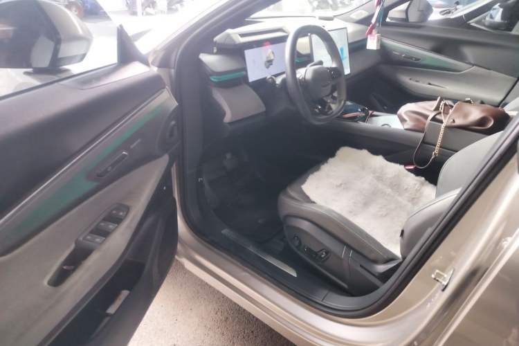 Used Lynk & Co 08 EM-P 2023 120km Long-Range Halo Driver Seat
