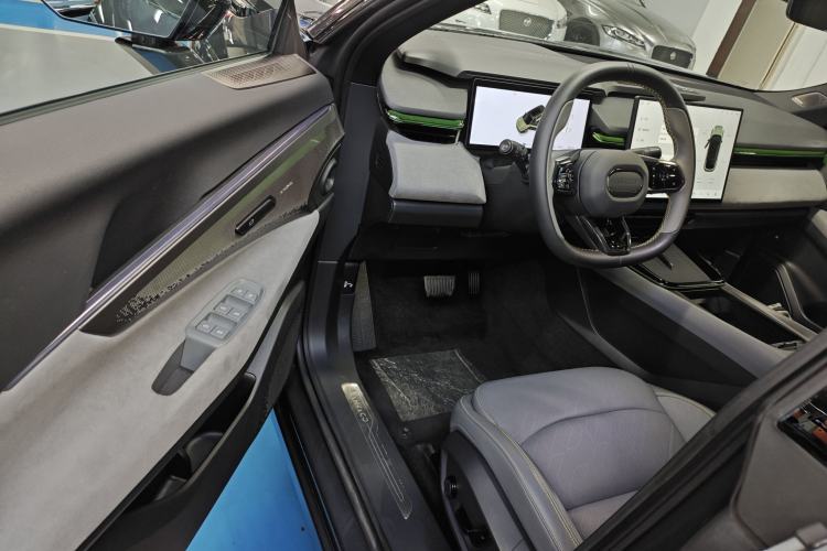 Used Lynk & Co 08 EM-P 2023 120km Long-Range Pro Driver Seat
