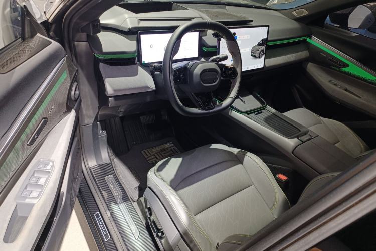 Used Lynk & Co 08 EM-P 2023 245km Ultra-Long Range Halo Driver Seat