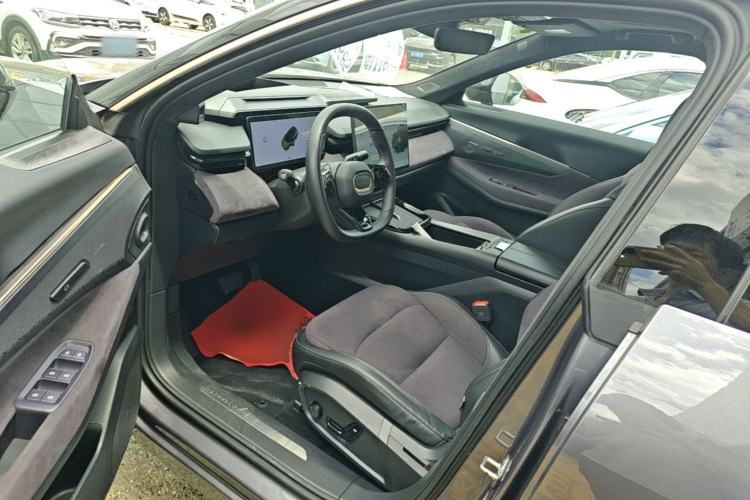 Used Lynk & Co 08 EM-P 2023 220 km Limited-Time Edition Driver Seat