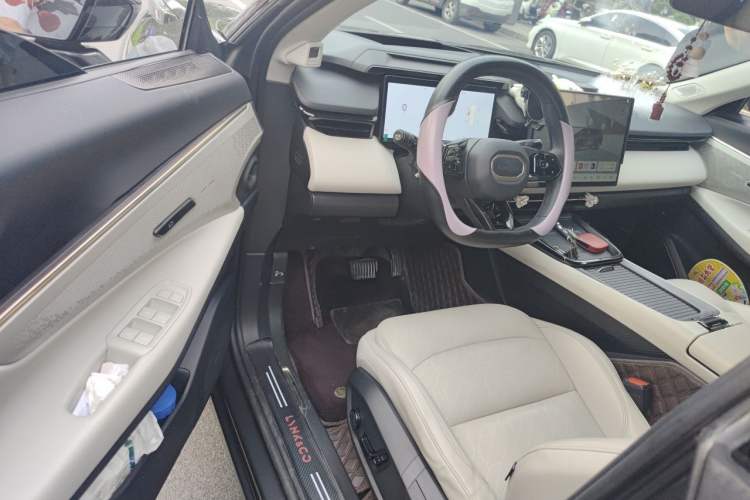 Used Lynk & Co 08 EM-P 2023 245km Ultra-Long Range Halo Driver Seat