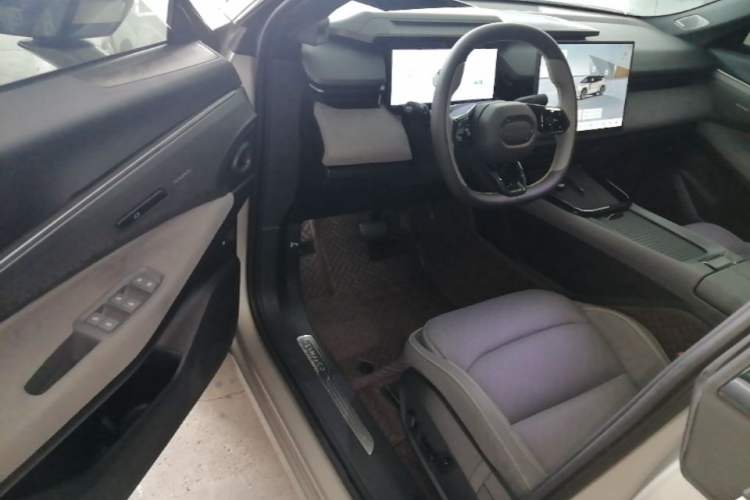 Used Lynk & Co 08 EM-P 2023 120km Long-Range Halo Driver Seat