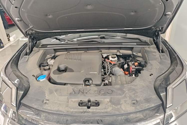 Used Lynk & Co 08 EM-P 2023 220km All-Wheel-Drive Performance Halo Engine Bay