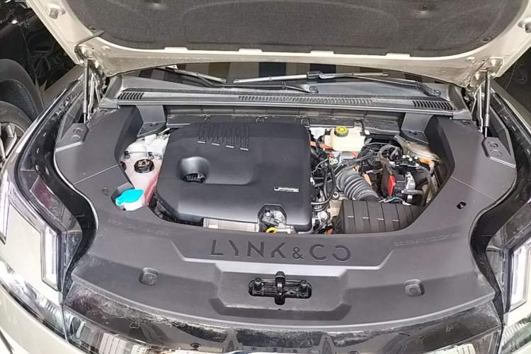 Used Lynk & Co 08 EM-P 2023 245km Ultra-Long Range Halo Engine Bay