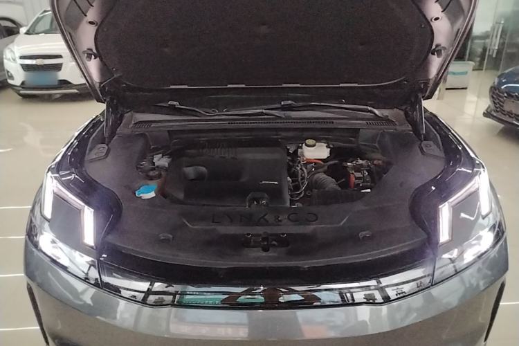 Used Lynk & Co 08 EM-P 2023 120km Long-Range Pro Engine Bay