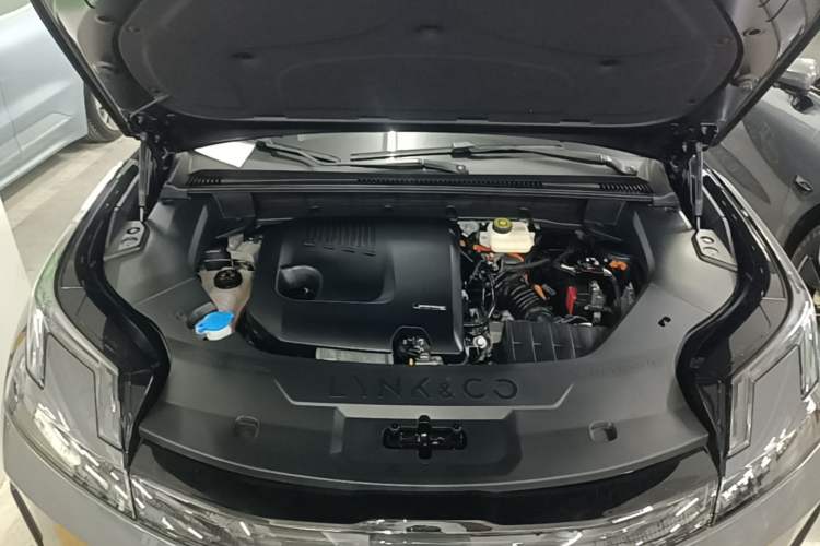 Used Lynk & Co 08 EM-P 2023 120km Long-Range Halo Engine Bay