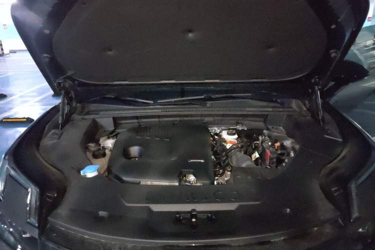 Used Lynk & Co 08 EM-P 2023 220km All-Wheel-Drive Performance Halo Engine Bay