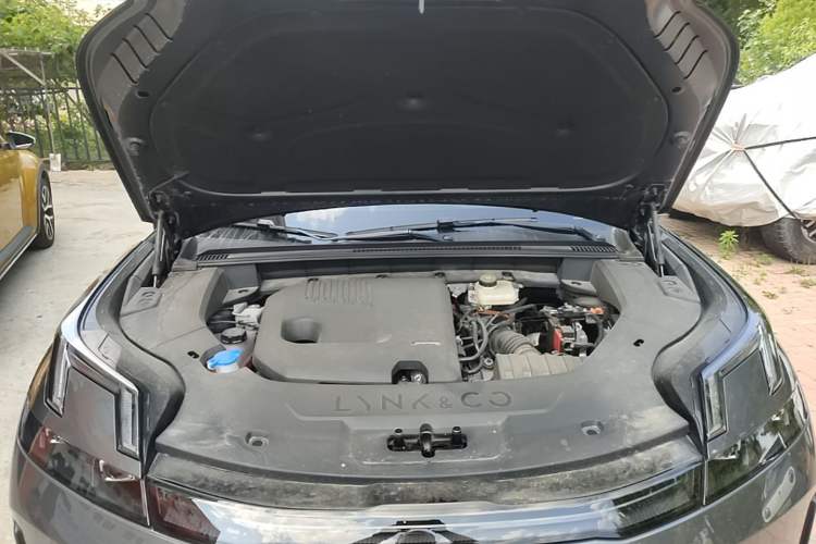 Used Lynk & Co 08 EM-P 2023 120km Long-Range Halo Engine Bay