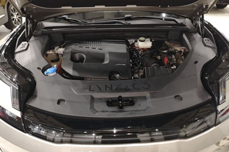Used Lynk & Co 08 EM-P 2023 120km Long-Range Halo Engine Bay