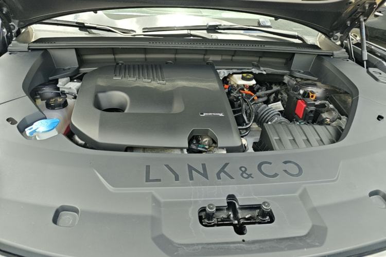 Used Lynk & Co 08 EM-P 2023 220 km Limited-Time Edition Engine Bay