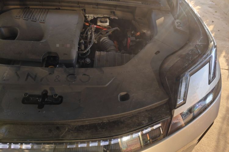 Used Lynk & Co 08 EM-P 2023 220km All-Wheel-Drive Performance Halo Engine Bay Left