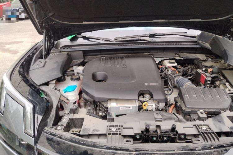 Used Lynk & Co 08 EM-P 2023 220km All-Wheel-Drive Performance Halo Engine Bay Right