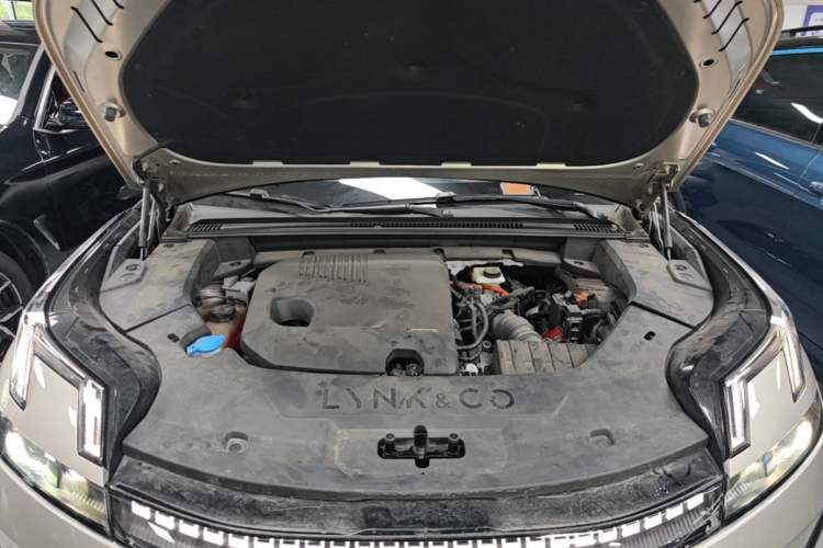 Used Lynk & Co 08 EM-P 2023 245km Ultra-Long Range Halo Engine Bay