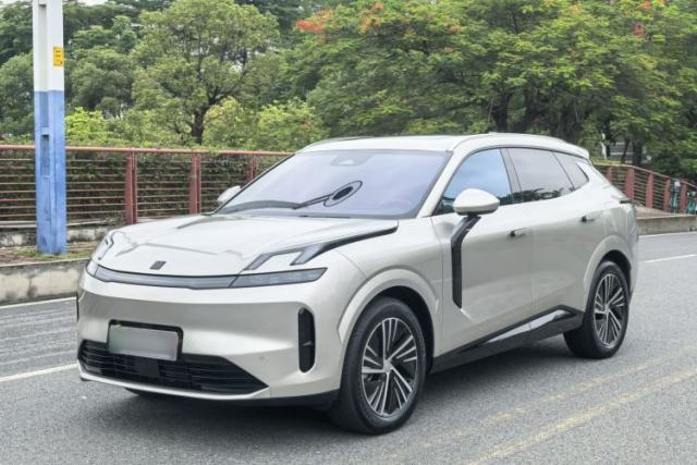 Used Lynk & Co 08 EM-P 2023 120km Long-Range Halo