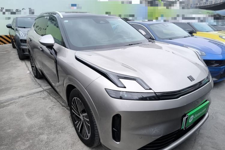 Used Lynk & Co 08 EM-P 2023 120km Long-Range Halo Exterior 1