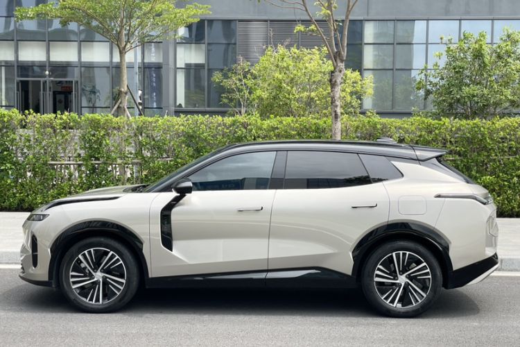 Used Lynk & Co 08 EM-P 2023 245km Ultra-Long Range Halo Exterior 2