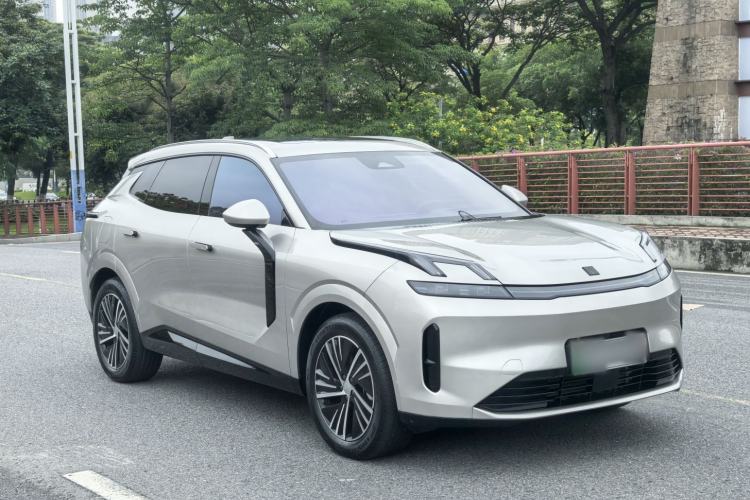Used Lynk & Co 08 EM-P 2023 120km Long-Range Halo Exterior 2