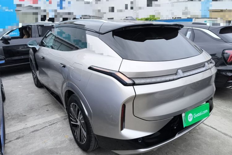 Used Lynk & Co 08 EM-P 2023 120km Long-Range Halo Exterior 2