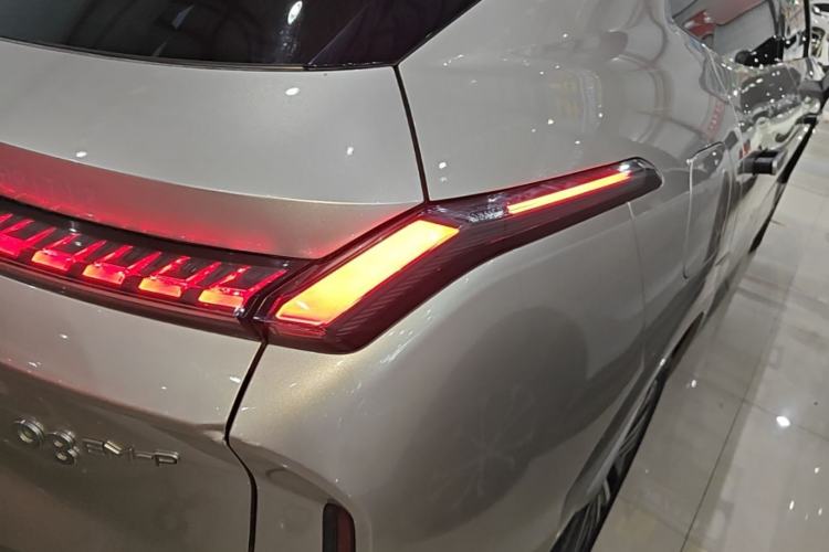 Used Lynk & Co 08 EM-P 2023 120km Long-Range Halo Exterior 3