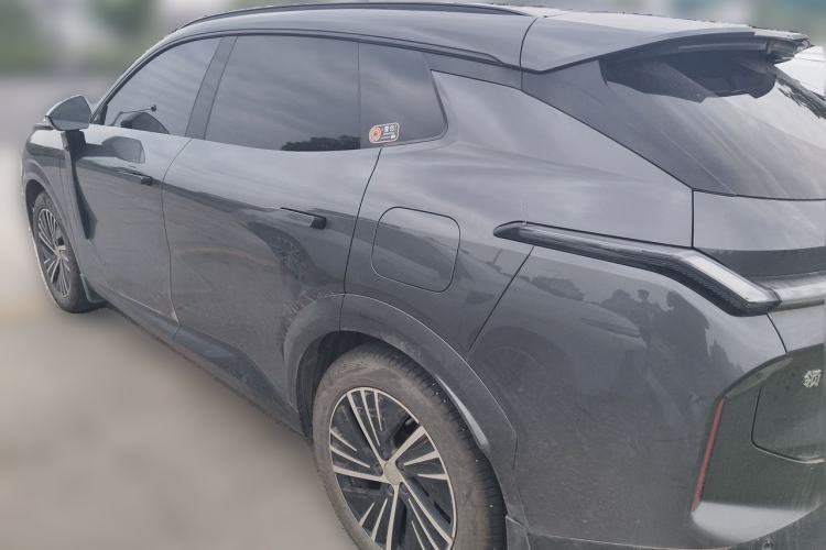 Used Lynk & Co 08 EM-P 2023 120km Long-Range Halo Exterior 3